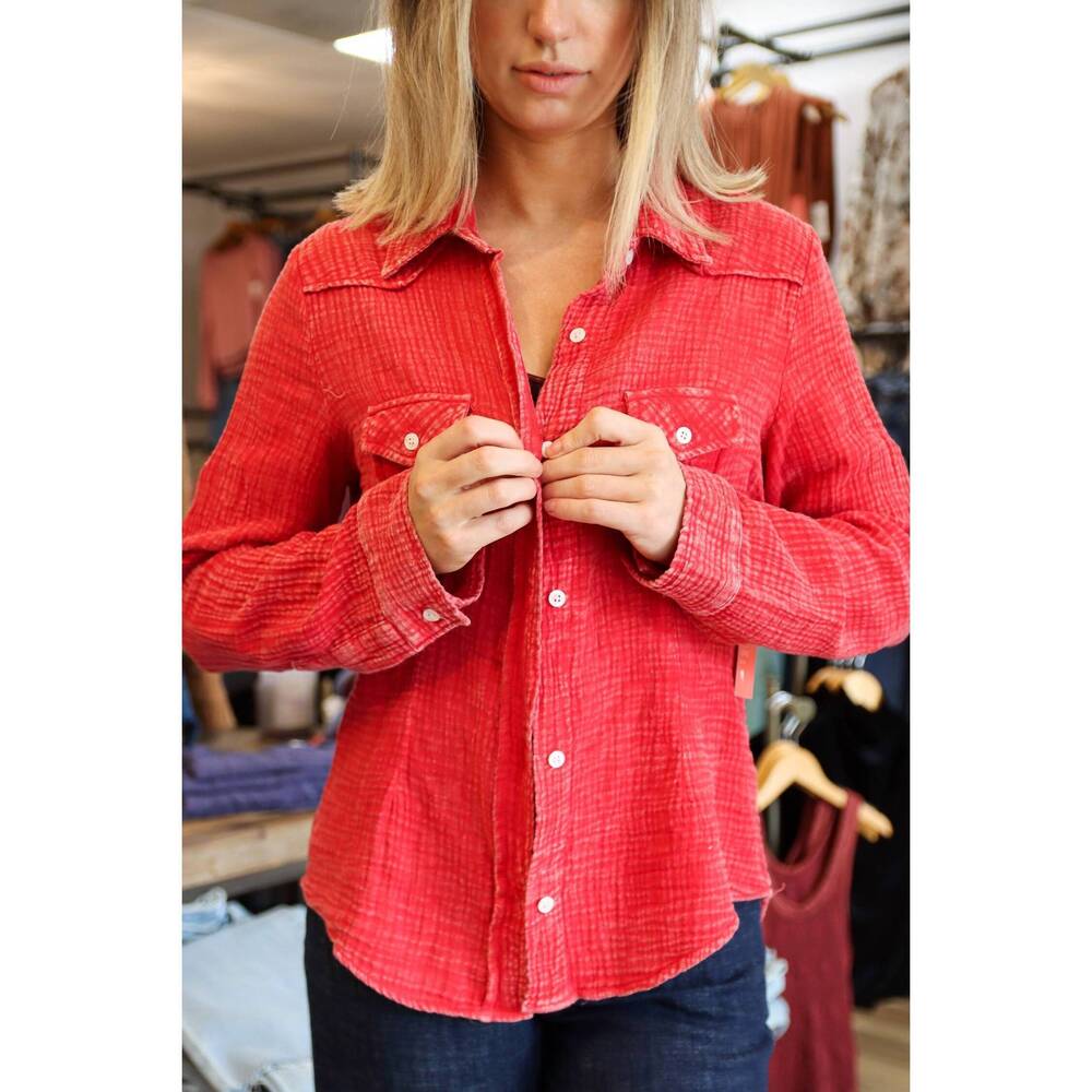 NEW THE NU VINTAGE rose patch button up top in red